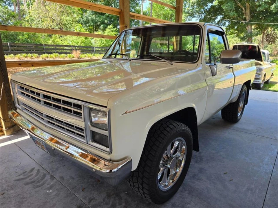 1981 GMC C/K 3rd Gen - Image 2 of 28