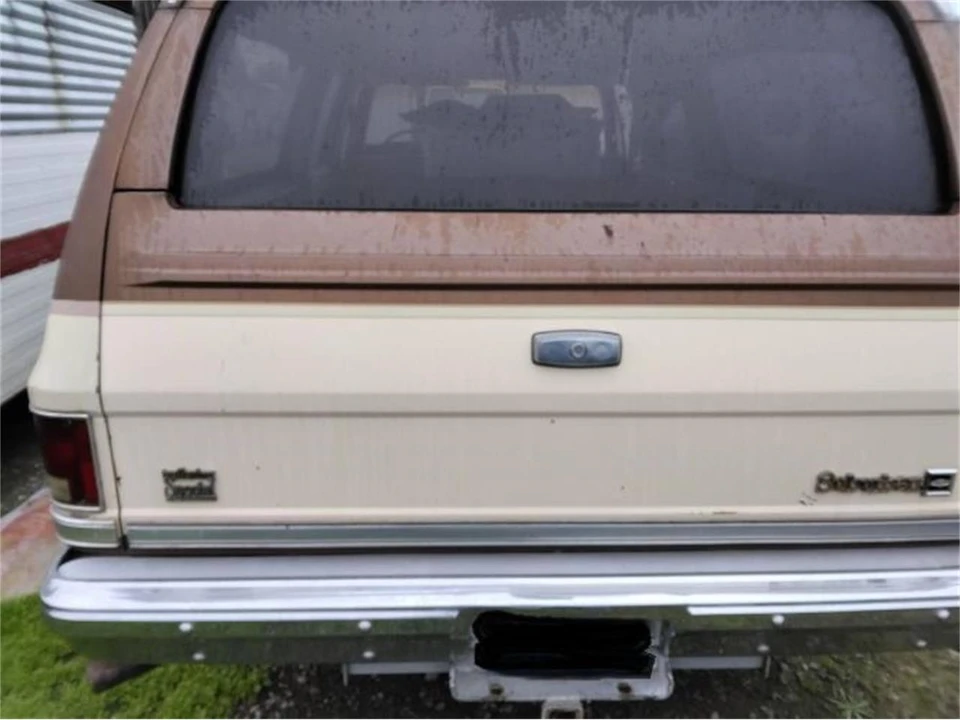 1981 GMC Suburban 7th Gen - Image 2 of 4