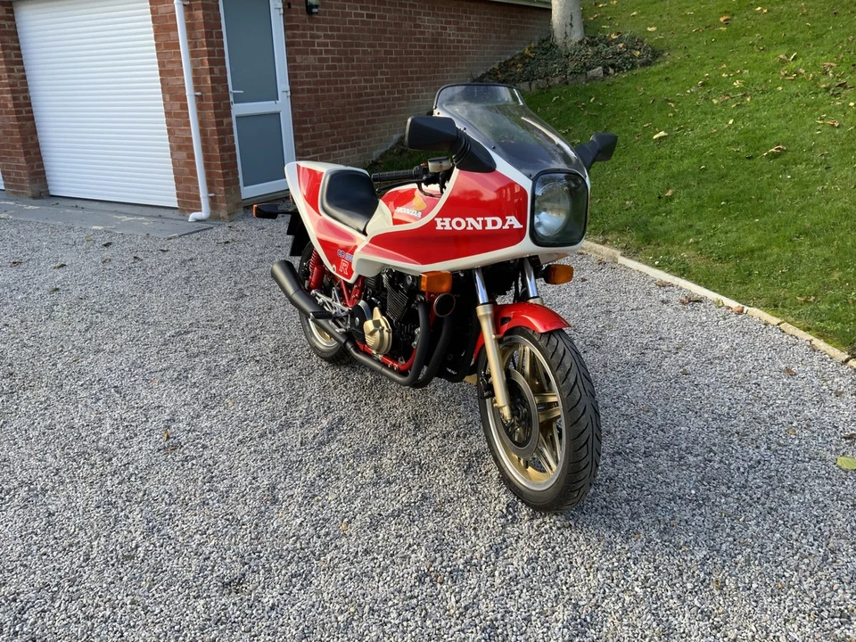 1981 Honda Super Sport: CB750F & CB900F & CB1100F - Image 2 of 30