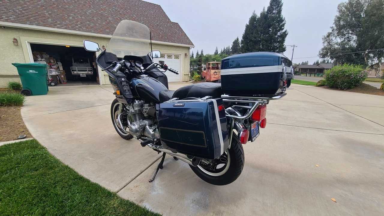 1981 Honda CB650C & CB750C & CB900C & CB1000C - Image 4 of 31