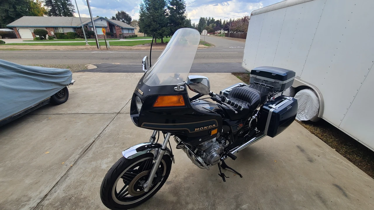 1981 Honda CB650C & CB750C & CB900C & CB1000C - Image 11 of 31