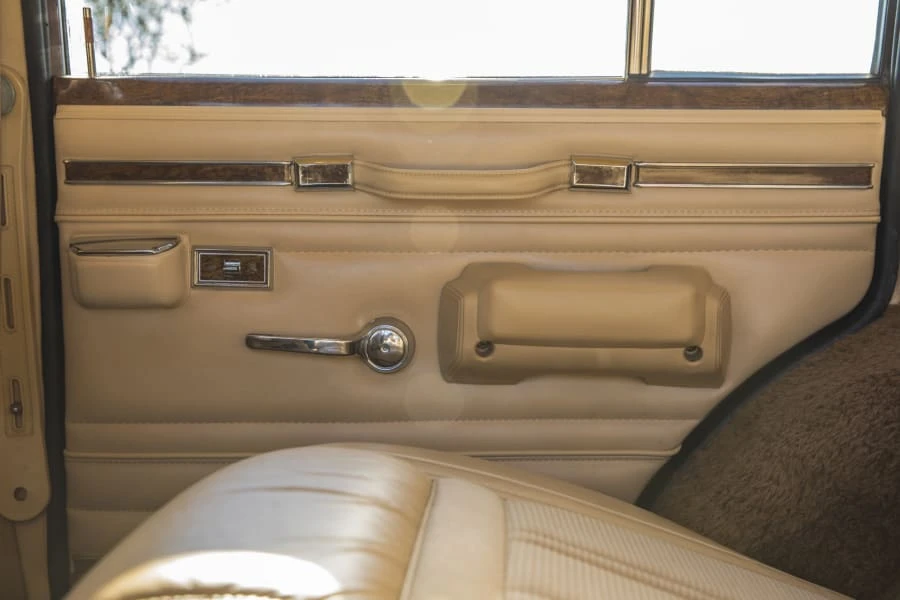 1981 Jeep SJ Wagoneer - Image 8 of 12
