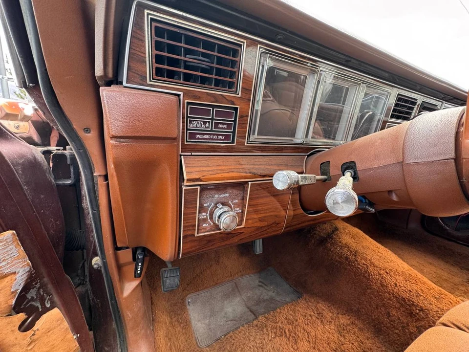 1981 Lincoln Continental Mark VI - Image 14 of 24