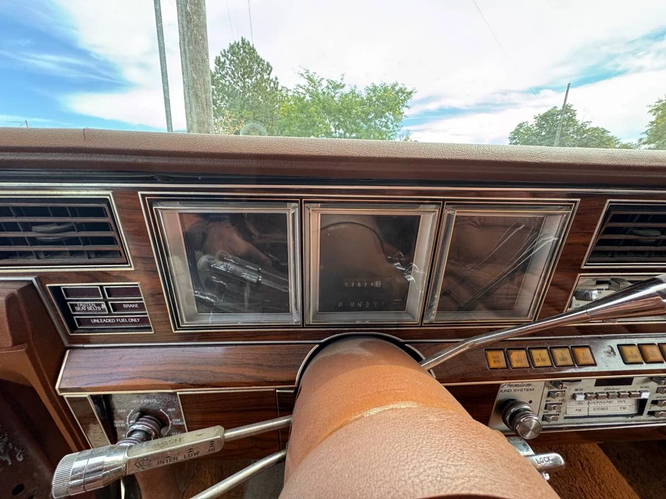 1981 Lincoln Continental Mark VI - Image 10 of 24