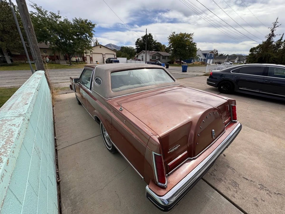 1981 Lincoln Continental Mark VI - Image 4 of 24