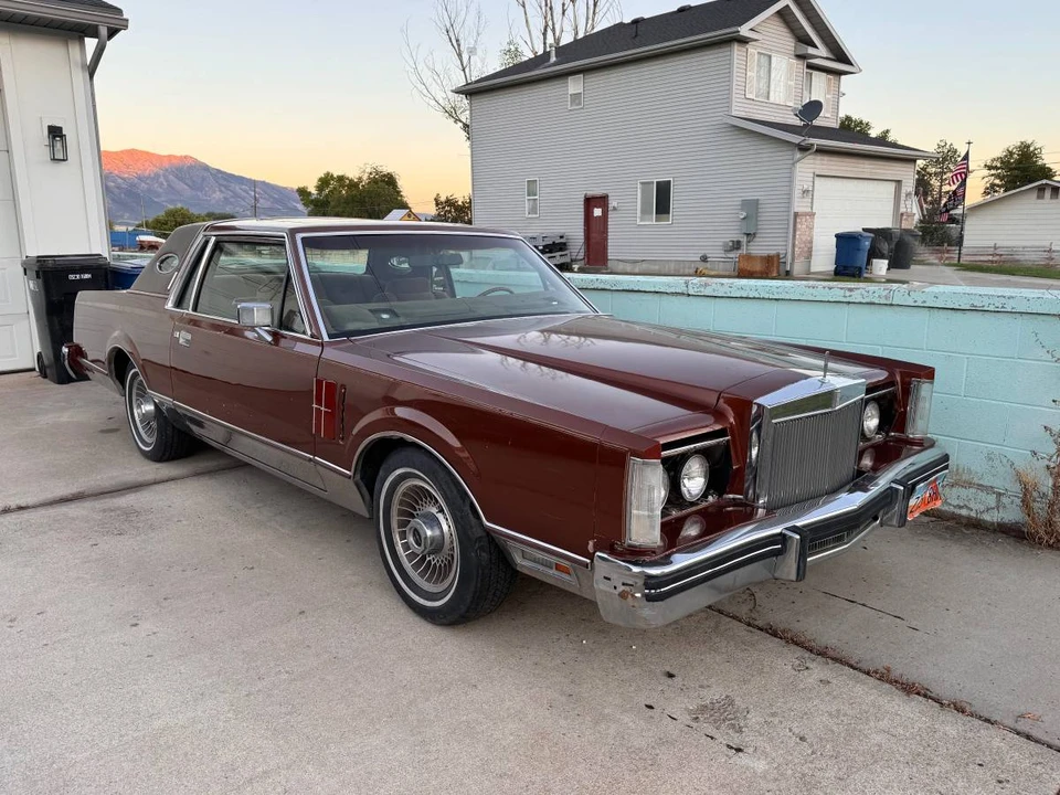 1981 Lincoln Continental Mark VI - Image 2 of 24