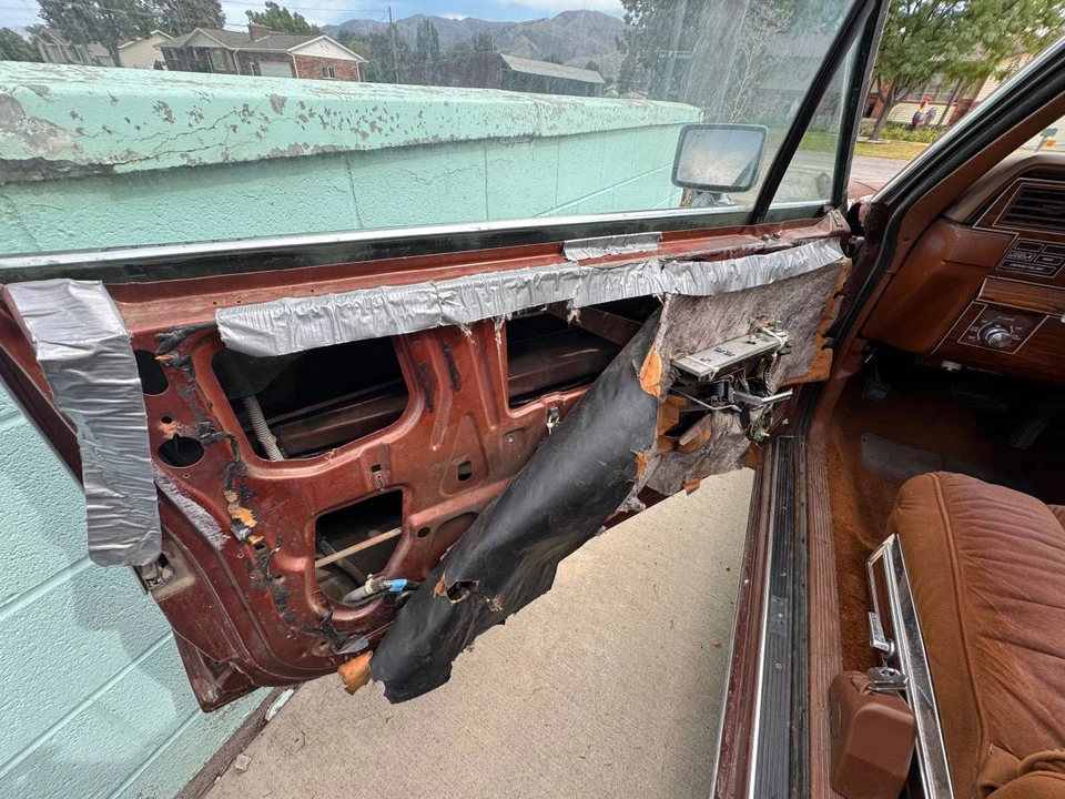 1981 Lincoln Continental Mark VI - Image 17 of 24