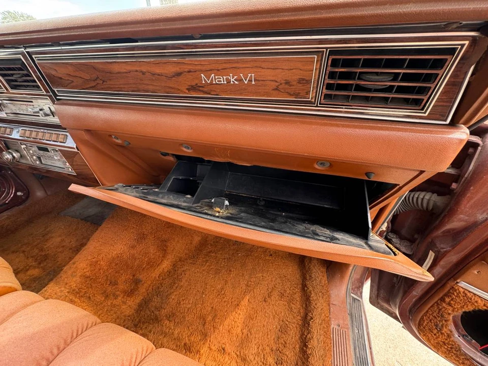 1981 Lincoln Continental Mark VI - Image 12 of 24