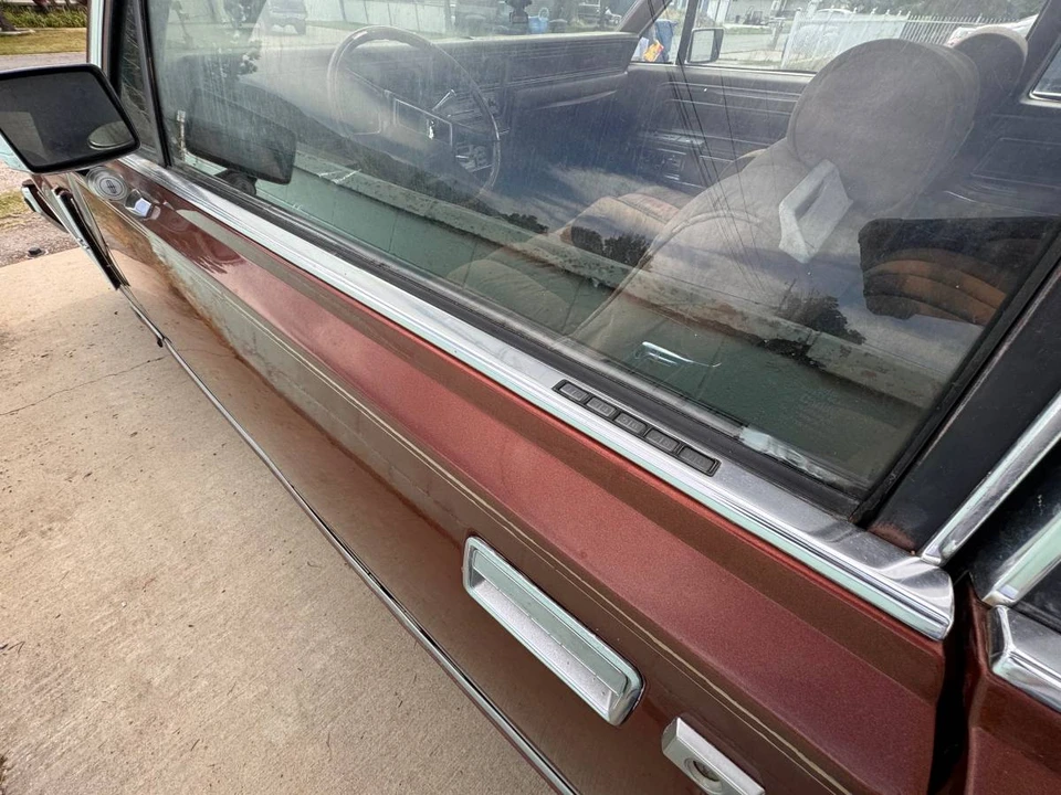1981 Lincoln Continental Mark VI - Image 23 of 24