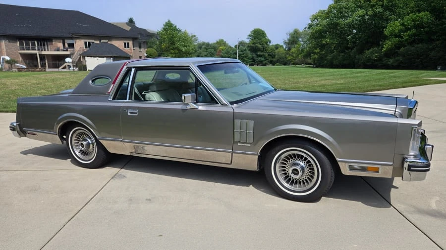 1981 Lincoln Continental Mark VI - Image 2 of 14