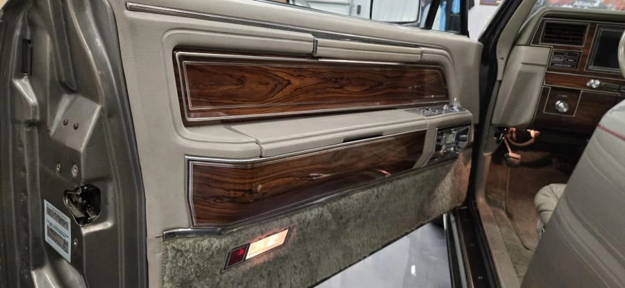 1981 Lincoln Continental Mark VI - Image 10 of 14