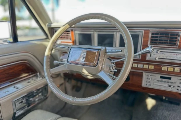 1981 Lincoln Continental Mark VI - Image 5 of 8