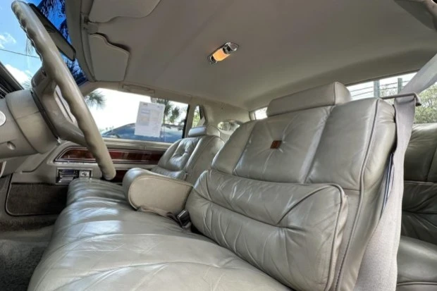 1981 Lincoln Continental Mark VI - Image 4 of 8