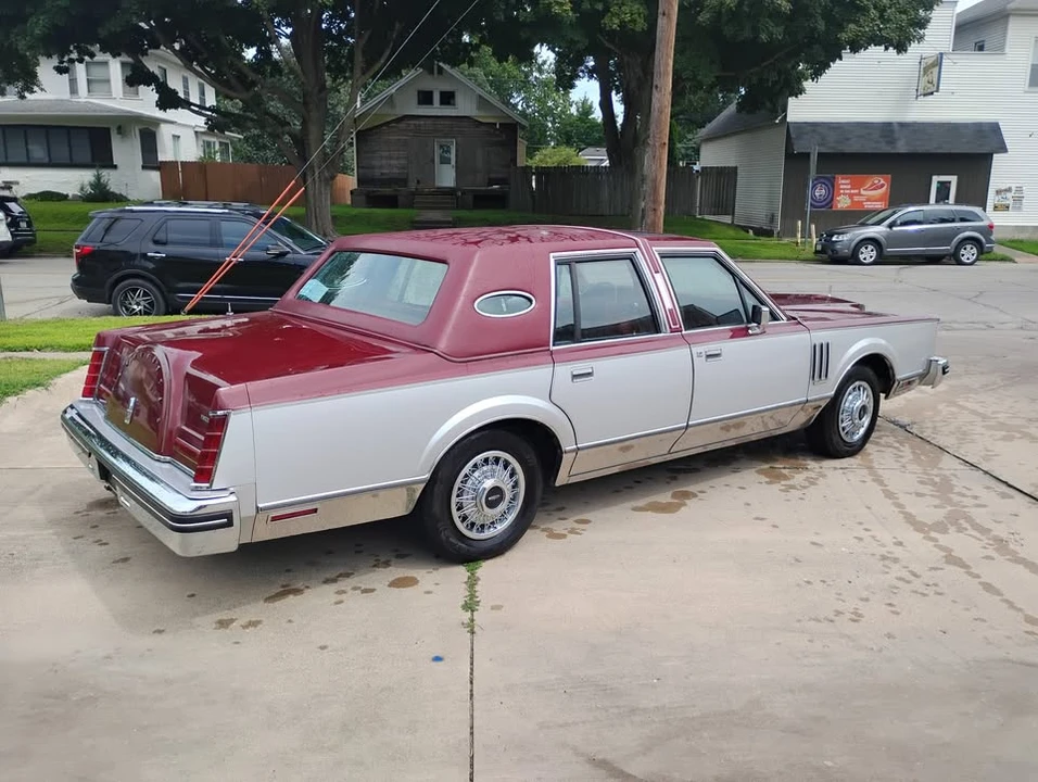 1981 Lincoln Continental Mark VI - Image 5 of 19