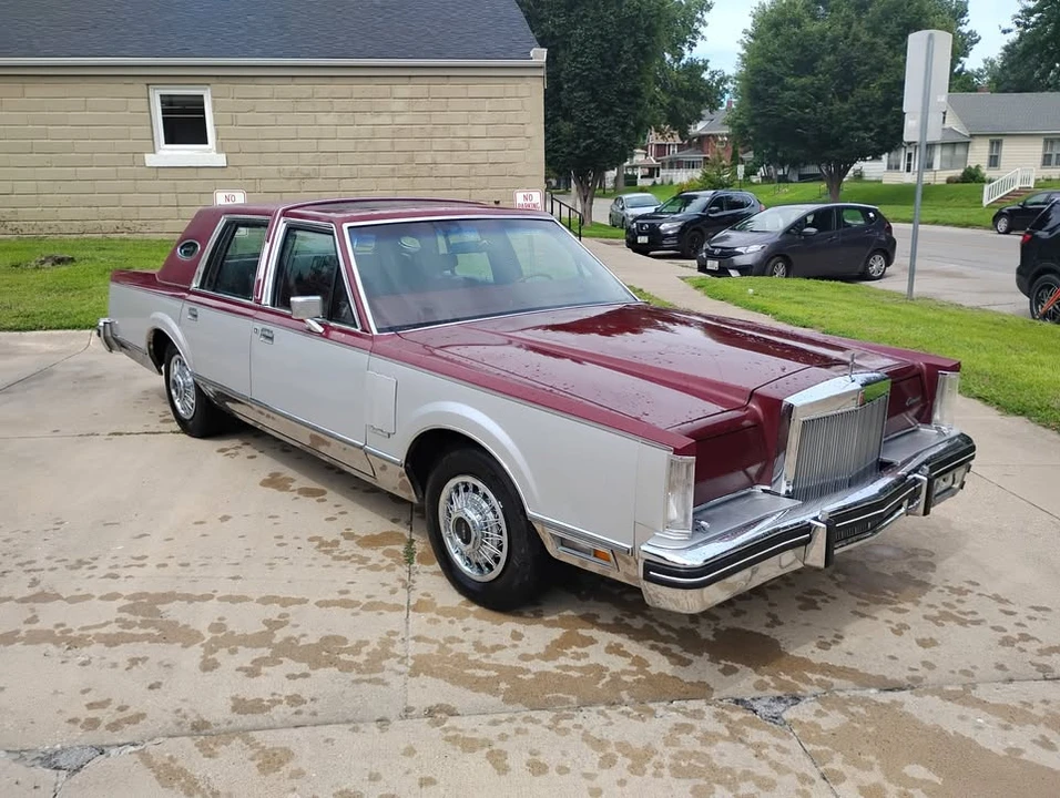 1981 Lincoln Continental Mark VI - Image 3 of 19