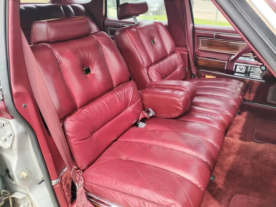 1981 Lincoln Continental Mark VI - Image 11 of 19