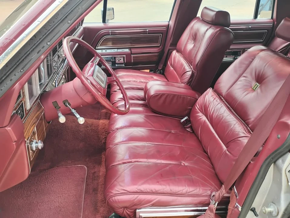 1981 Lincoln Continental Mark VI - Image 16 of 19