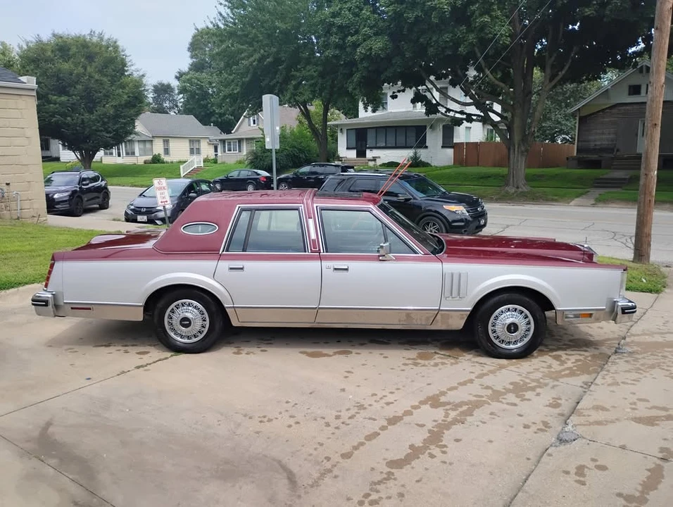 1981 Lincoln Continental Mark VI - Image 4 of 19