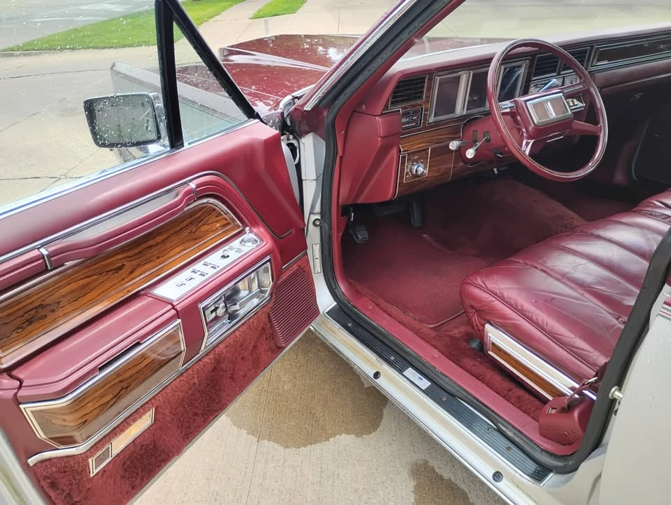 1981 Lincoln Continental Mark VI - Image 15 of 19