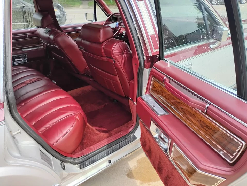 1981 Lincoln Continental Mark VI - Image 13 of 19