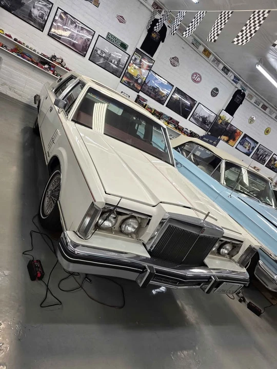 1981 Lincoln Continental Mark VI - Image 5 of 12