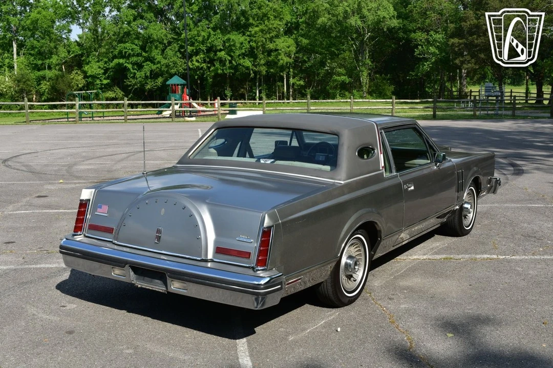 1981 Lincoln Continental Mark VI - Image 16 of 21