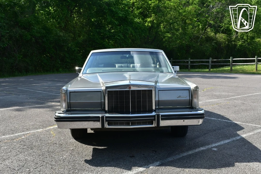 1981 Lincoln Continental Mark VI - Image 26 of 31