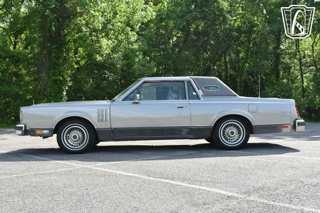1981 Lincoln Continental Mark VI - Image 9 of 21