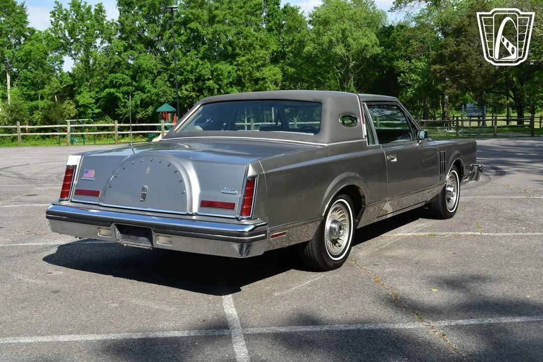1981 Lincoln Continental Mark VI - Image 17 of 21