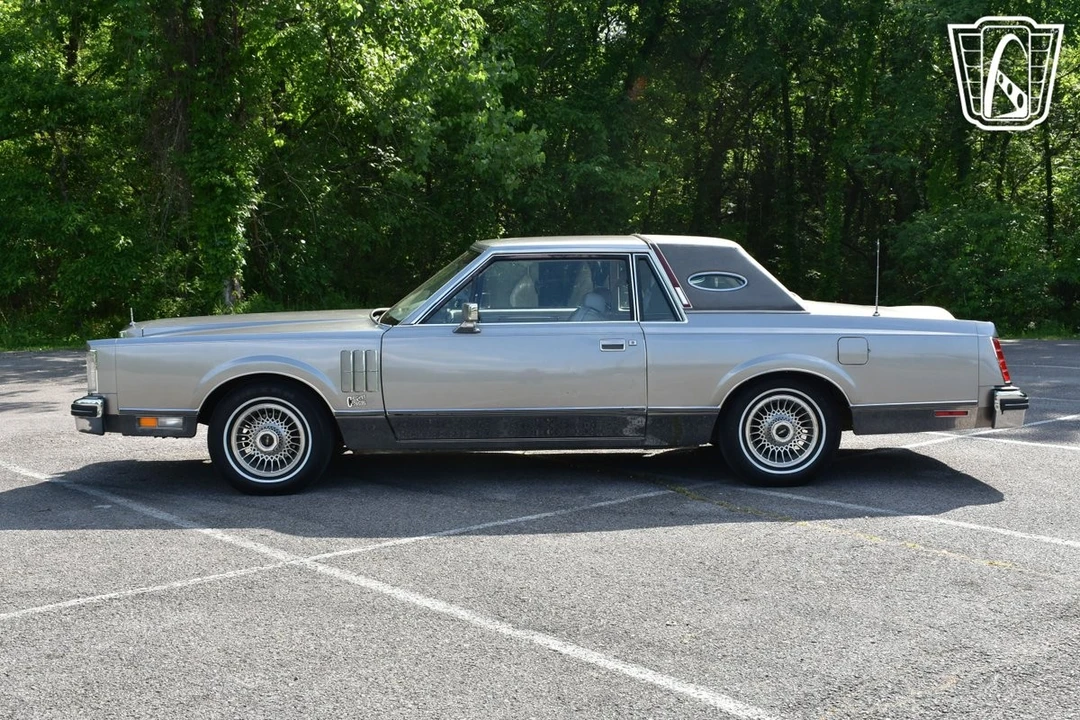 1981 Lincoln Continental Mark VI - Image 8 of 21