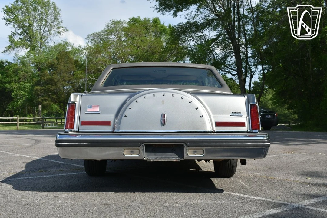 1981 Lincoln Continental Mark VI - Image 15 of 21