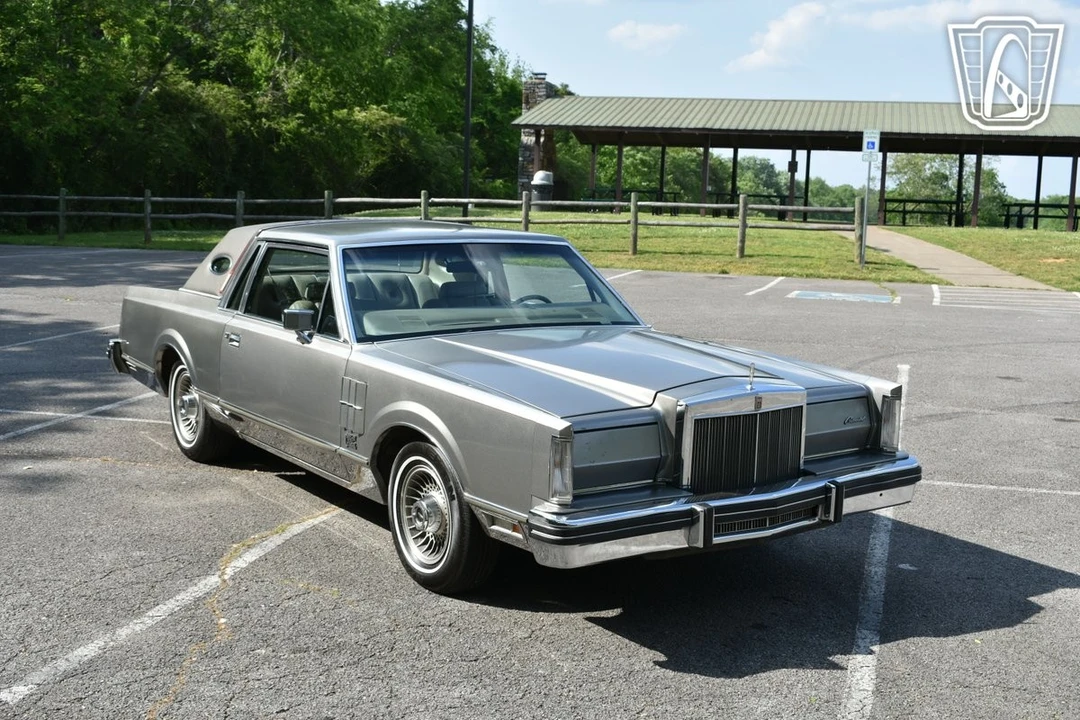 1981 Lincoln Continental Mark VI - Image 22 of 31