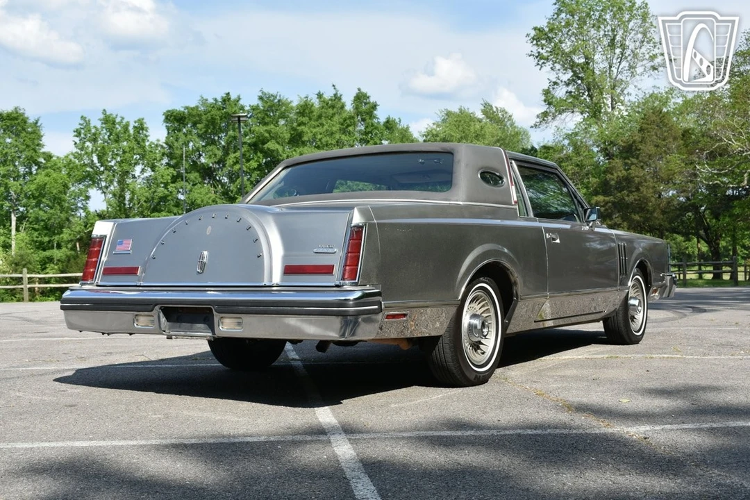 1981 Lincoln Continental Mark VI - Image 18 of 21