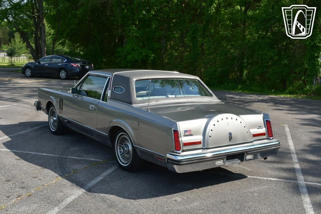 1981 Lincoln Continental Mark VI - Image 10 of 21