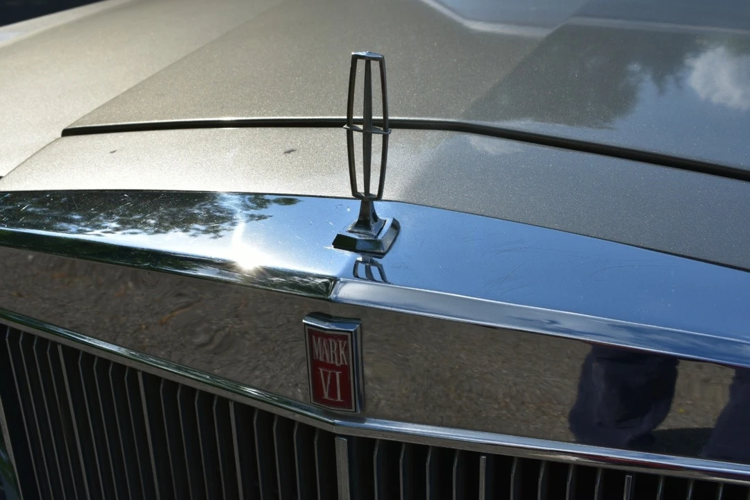 1981 Lincoln Continental Mark VI - Image 17 of 21