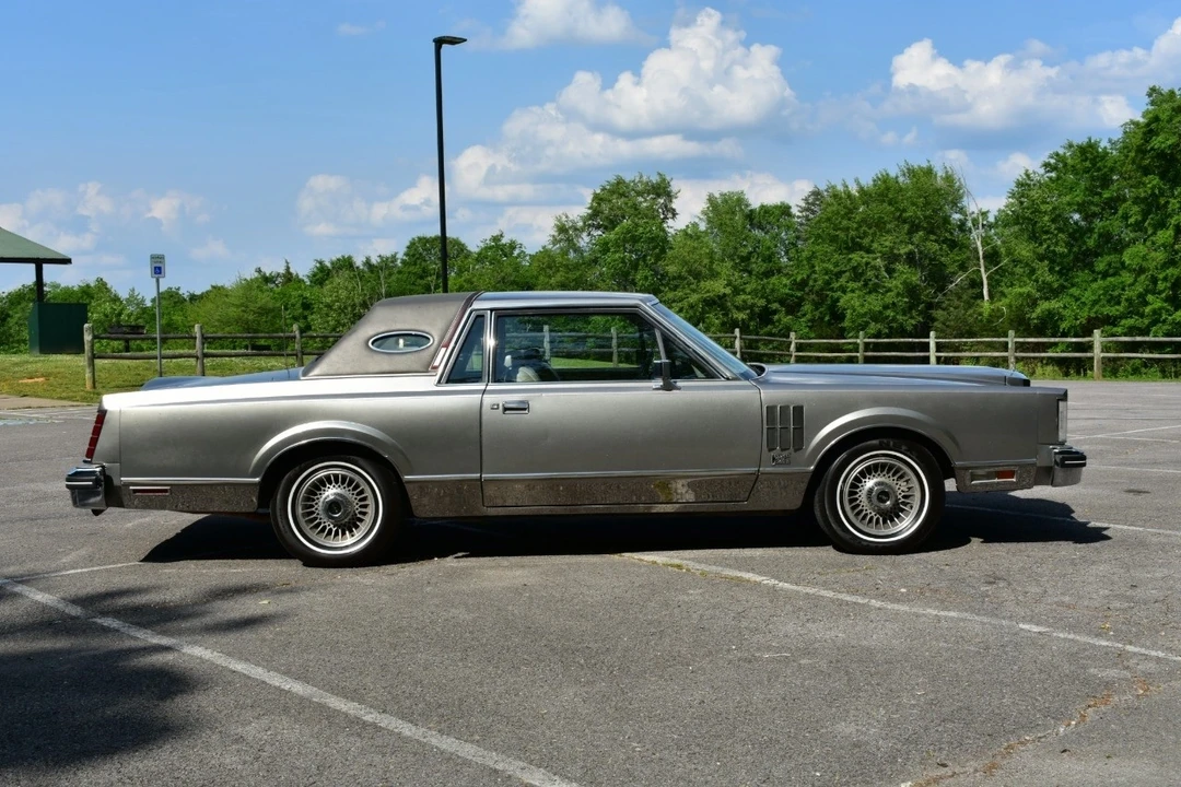 1981 Lincoln Continental Mark VI - Image 9 of 12