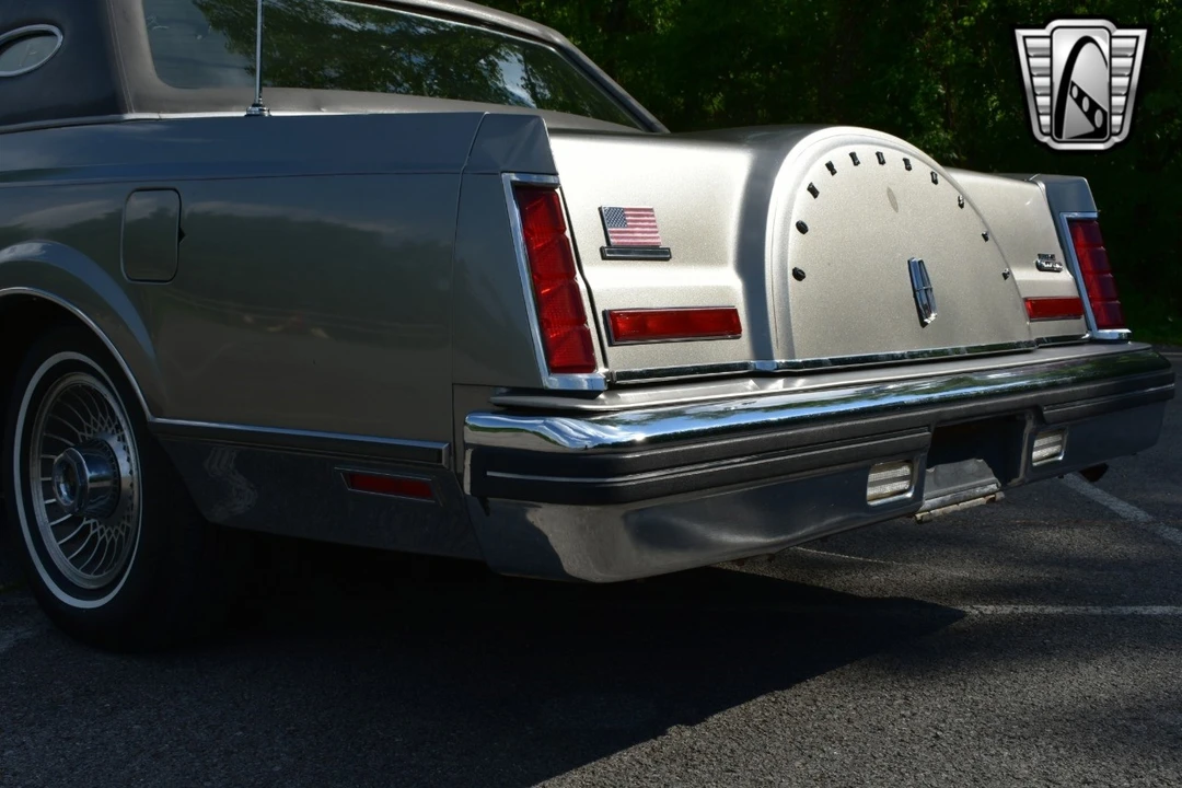 1981 Lincoln Continental Mark VI - Image 20 of 21