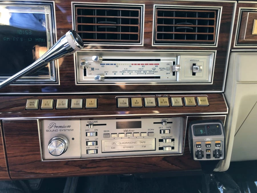 1981 Lincoln Continental Mark VI - Image 6 of 12