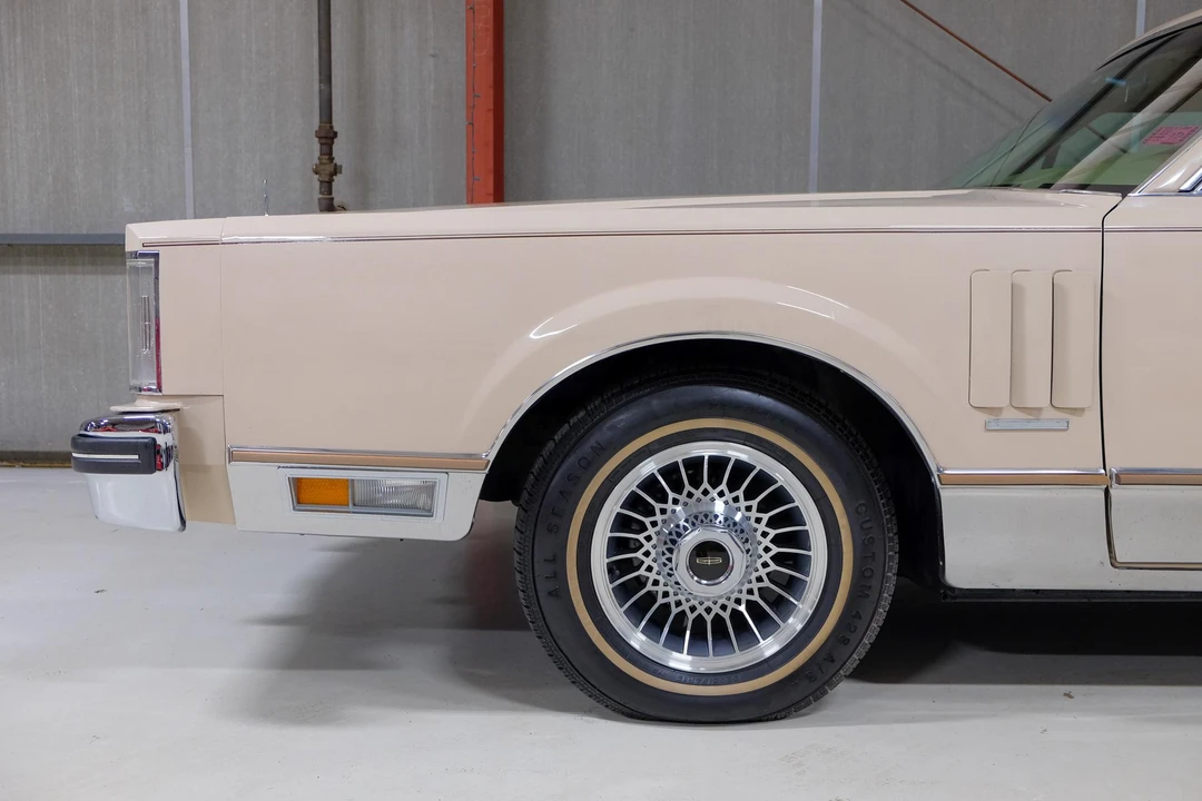 1981 Lincoln Continental Mark VI - Image 29 of 31