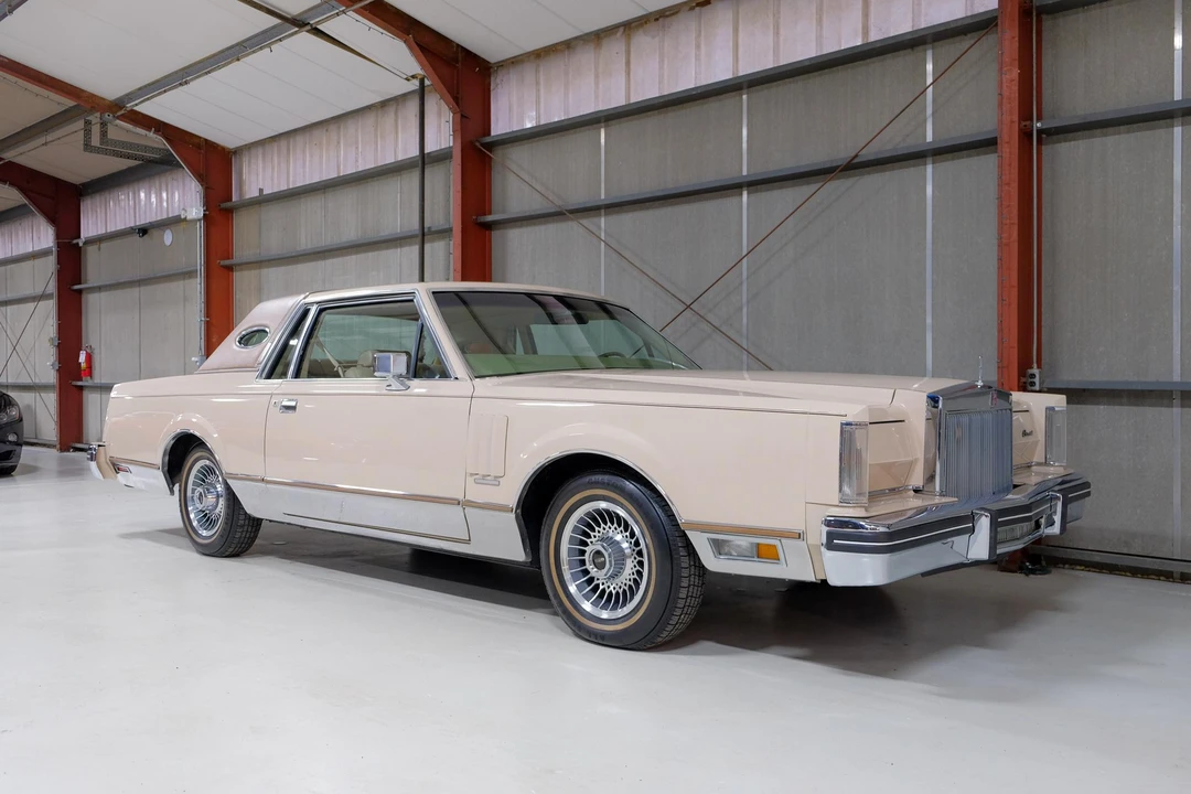 1981 Lincoln Continental Mark VI - Image 20 of 31