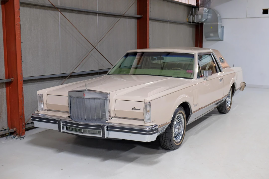 1981 Lincoln Continental Mark VI - Image 9 of 31