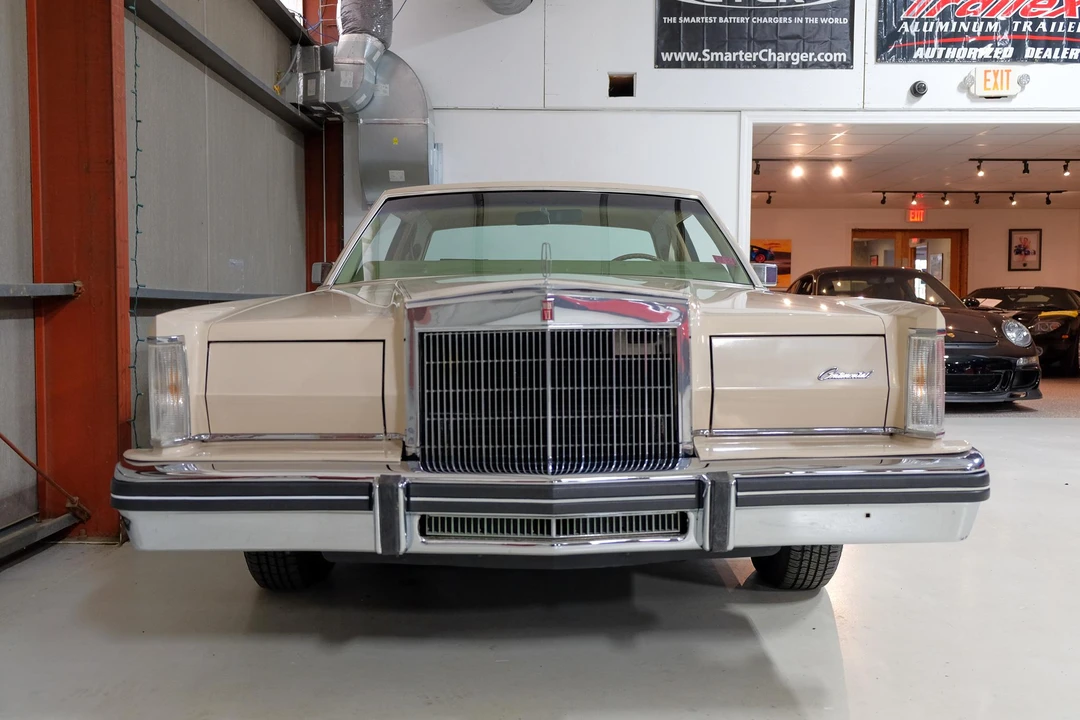 1981 Lincoln Continental Mark VI - Image 7 of 31