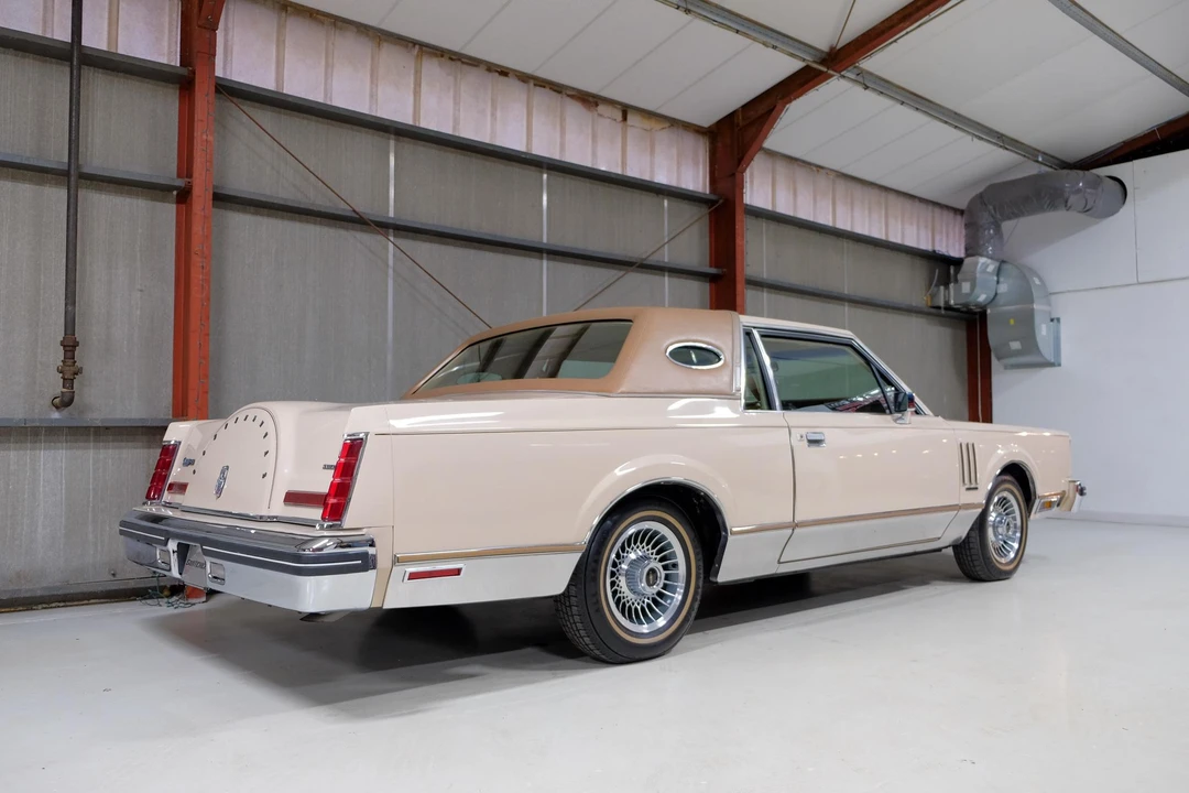 1981 Lincoln Continental Mark VI - Image 19 of 31