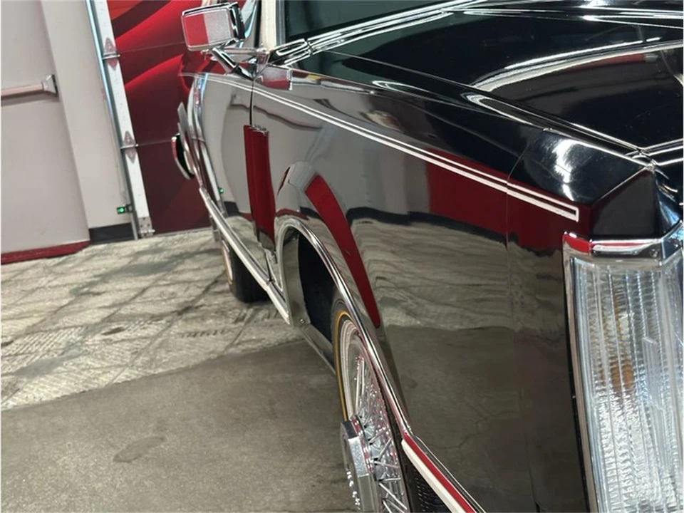 1981 Lincoln Continental Mark VI - Image 25 of 31