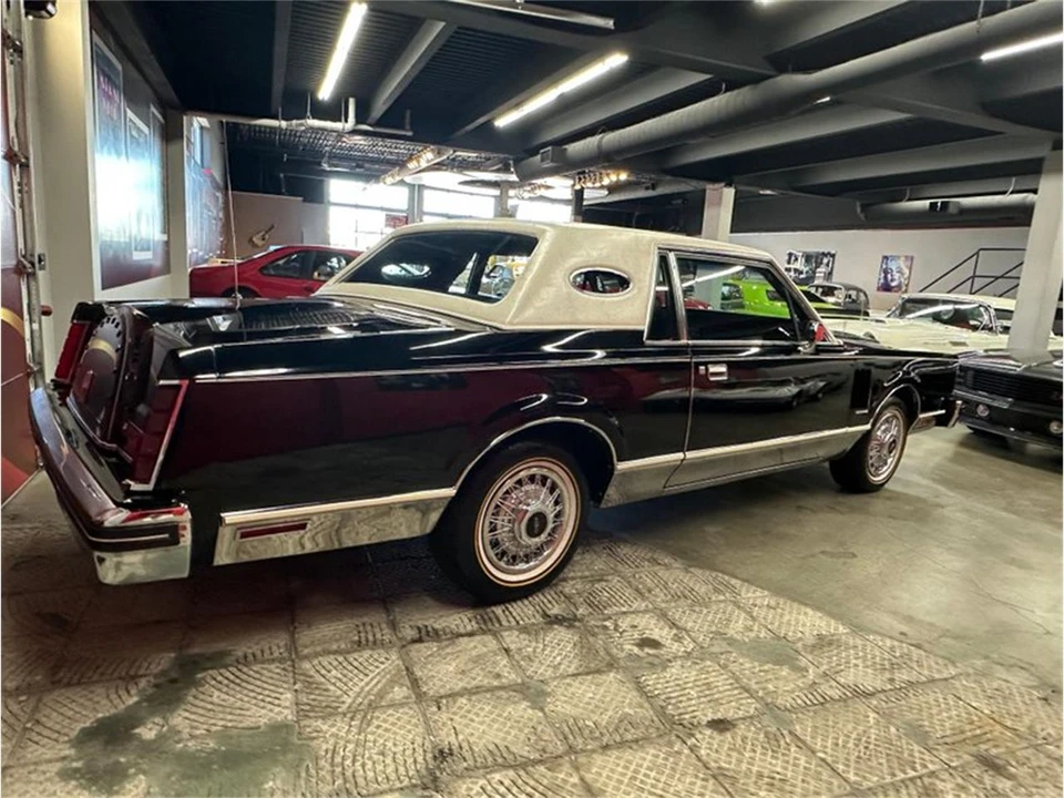 1981 Lincoln Continental Mark VI - Image 13 of 31