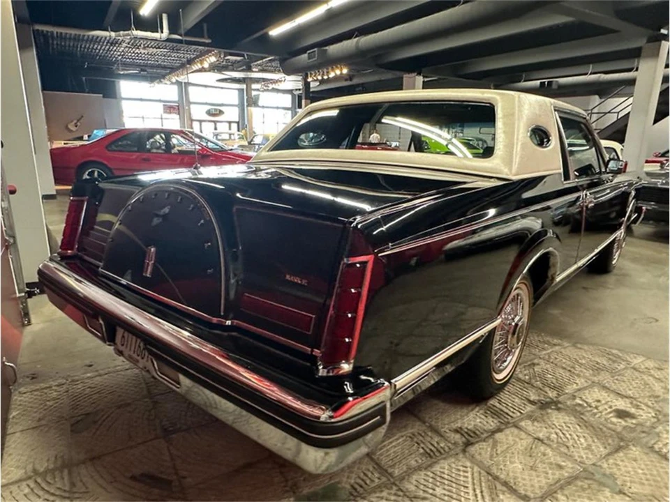 1981 Lincoln Continental Mark VI - Image 16 of 31