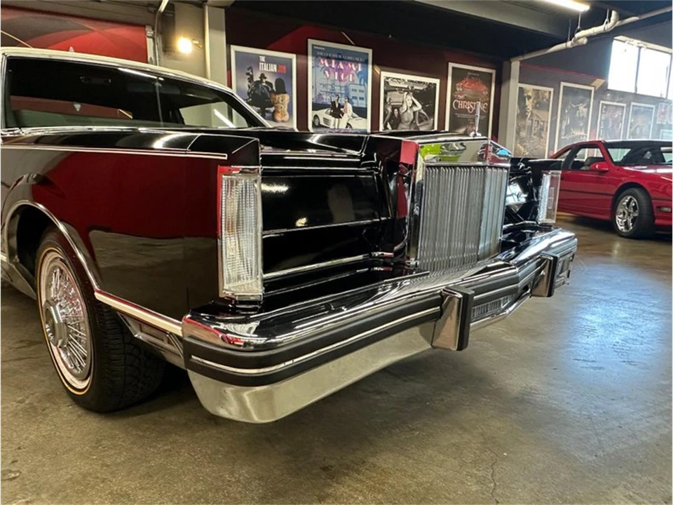 1981 Lincoln Continental Mark VI - Image 27 of 31