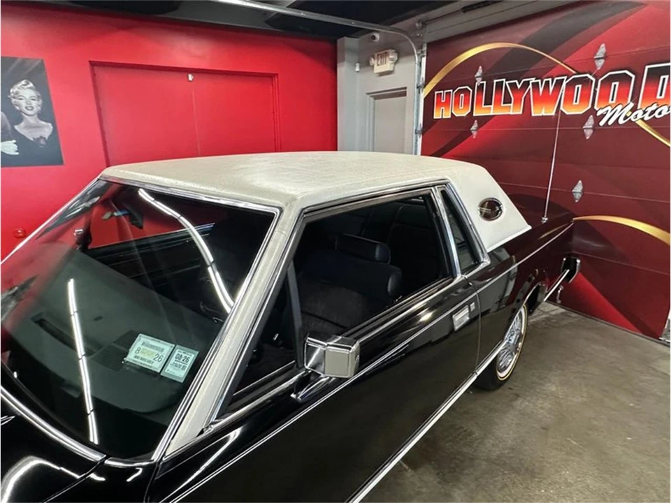 1981 Lincoln Continental Mark VI - Image 21 of 31
