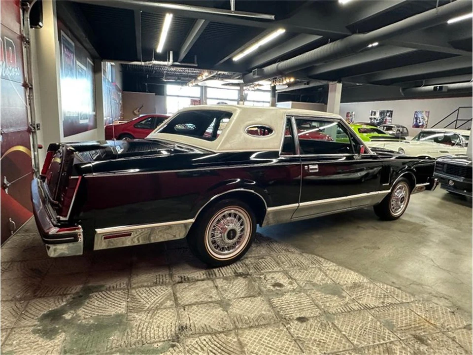1981 Lincoln Continental Mark VI - Image 12 of 31