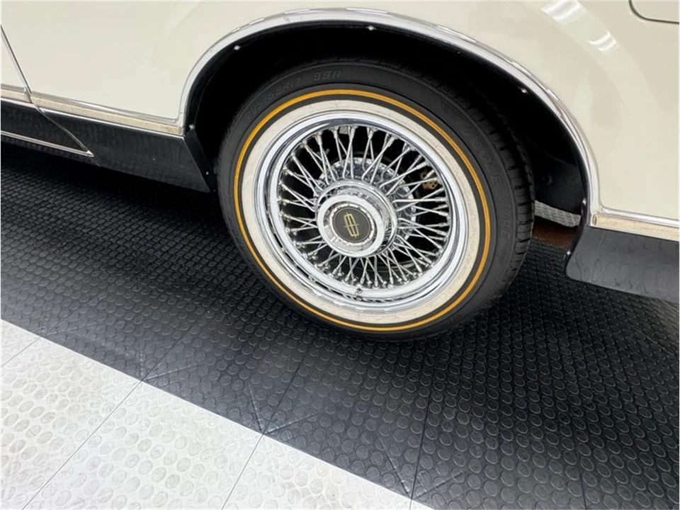 1981 Lincoln Continental Mark VI - Image 21 of 31